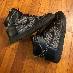 Black Nike Dunk Hi